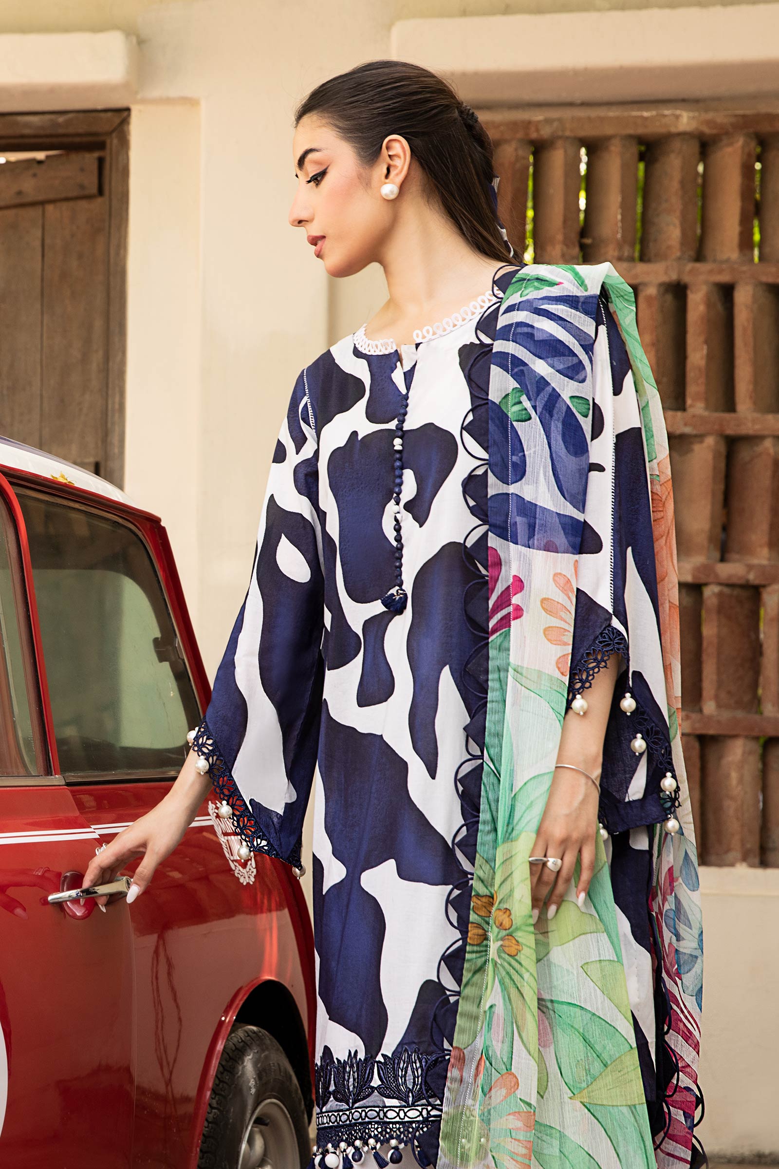 Maria B | Eid Basic Lawn | MB-CUS25-905B S Off White Lawn