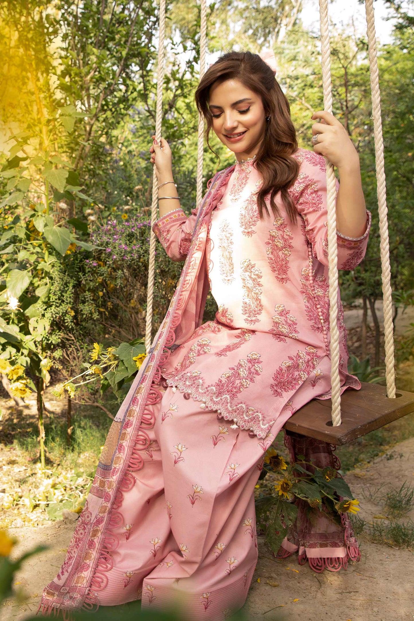 Maria B | Eid Basic Lawn | MB-CUS25-908A XL Tea Pink Lawn