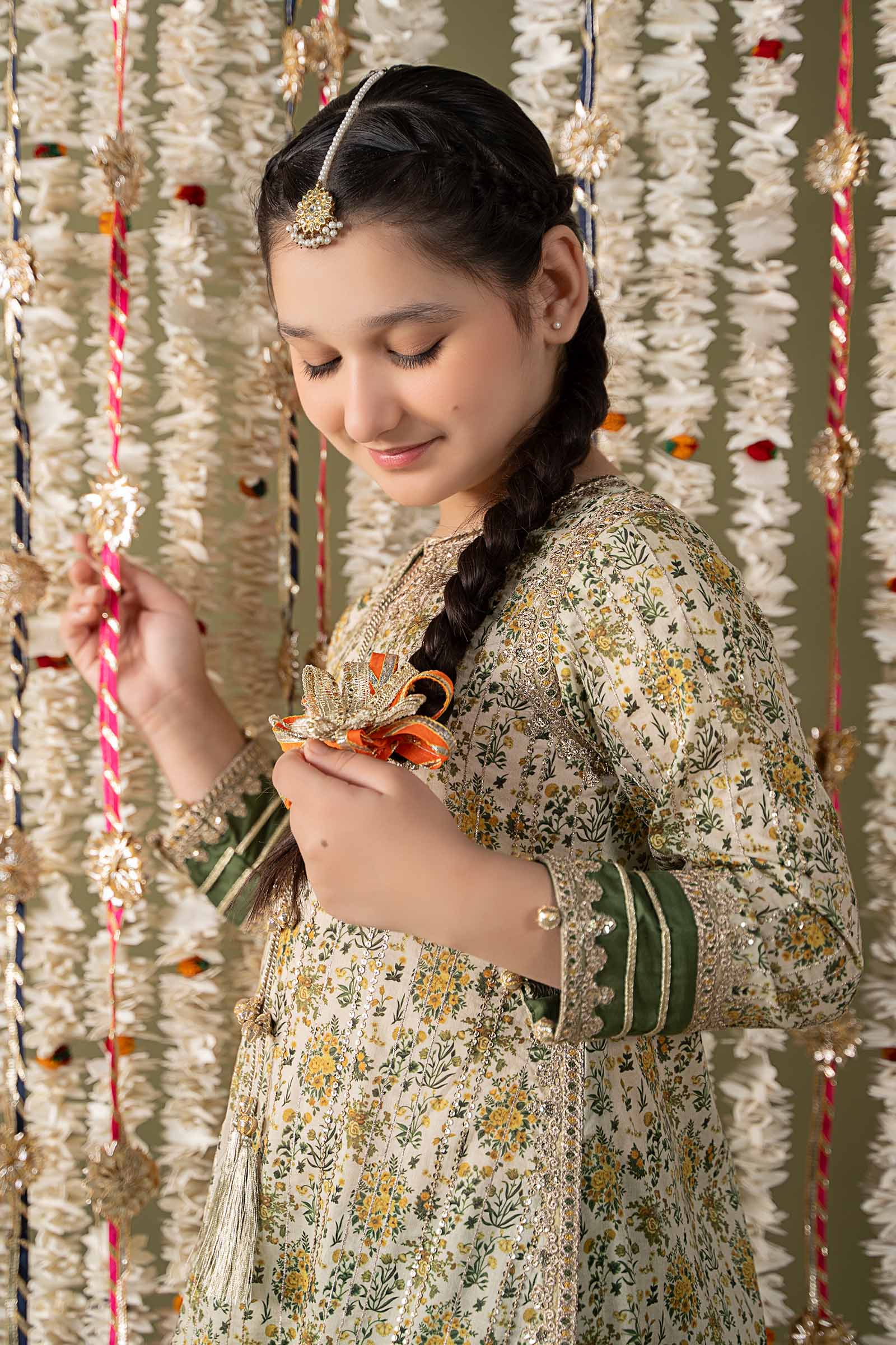 Maria B | 3 Piece Embroidered Lawn Suit | MKD-EF25-27 8-Jun Green