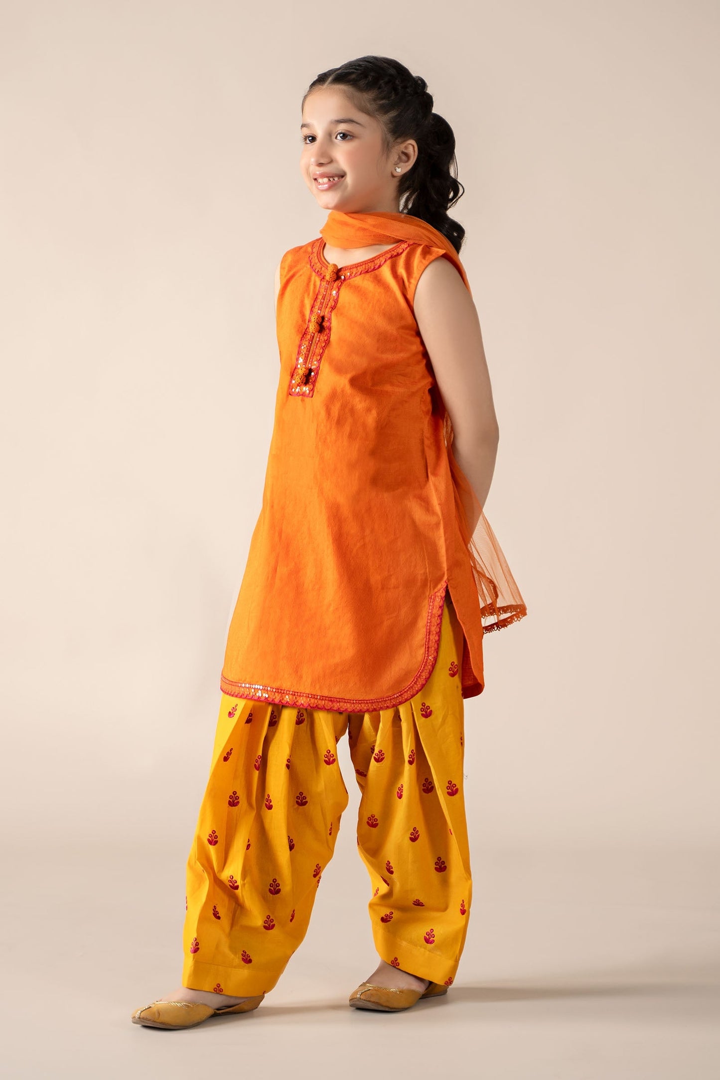 Maria B | 3 Piece Embroidered Dobby Lawn Suit | MKD-EF25-54
