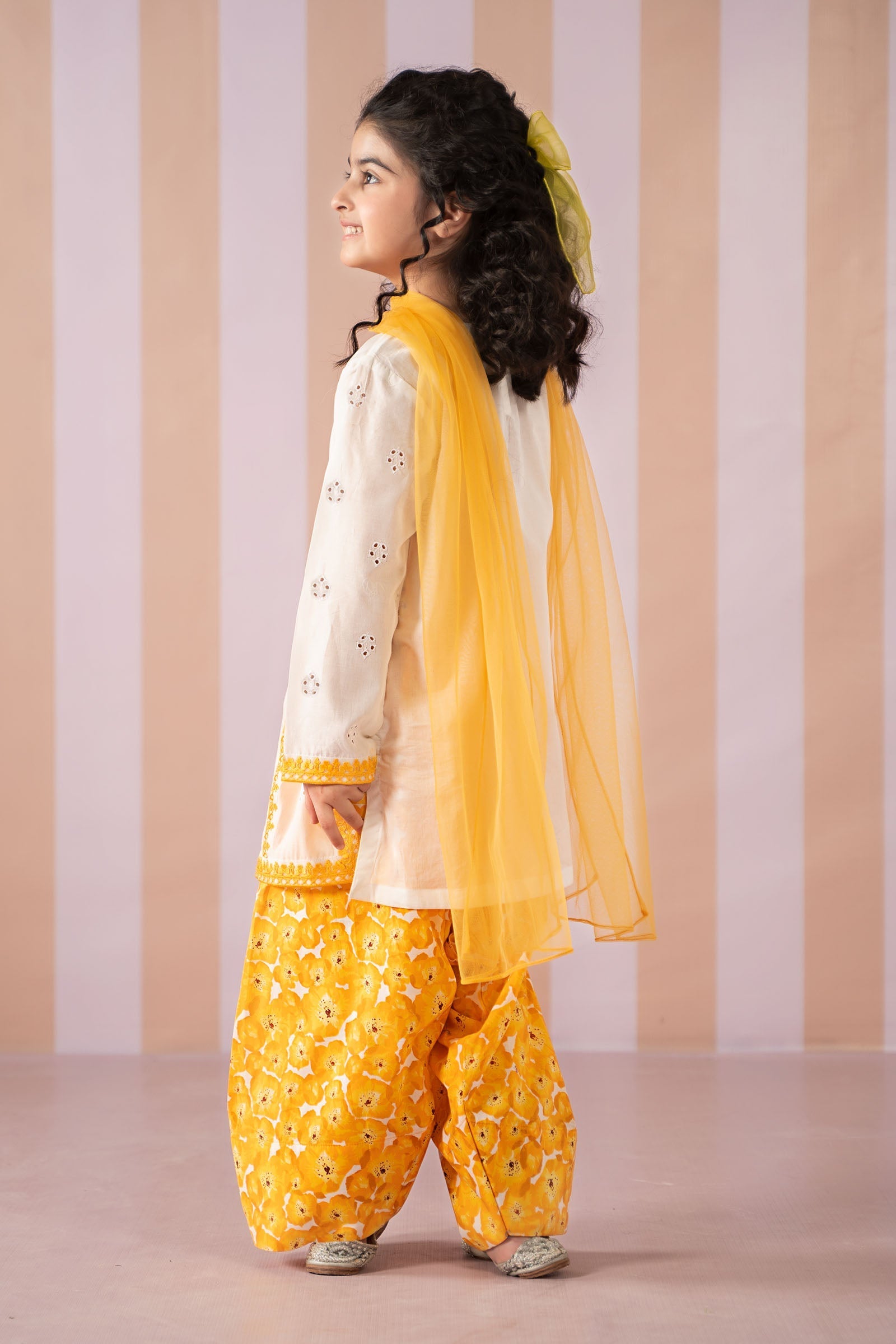 Maria B | 3 Piece Embroidered Lawn Suit | MKD-EF25-66