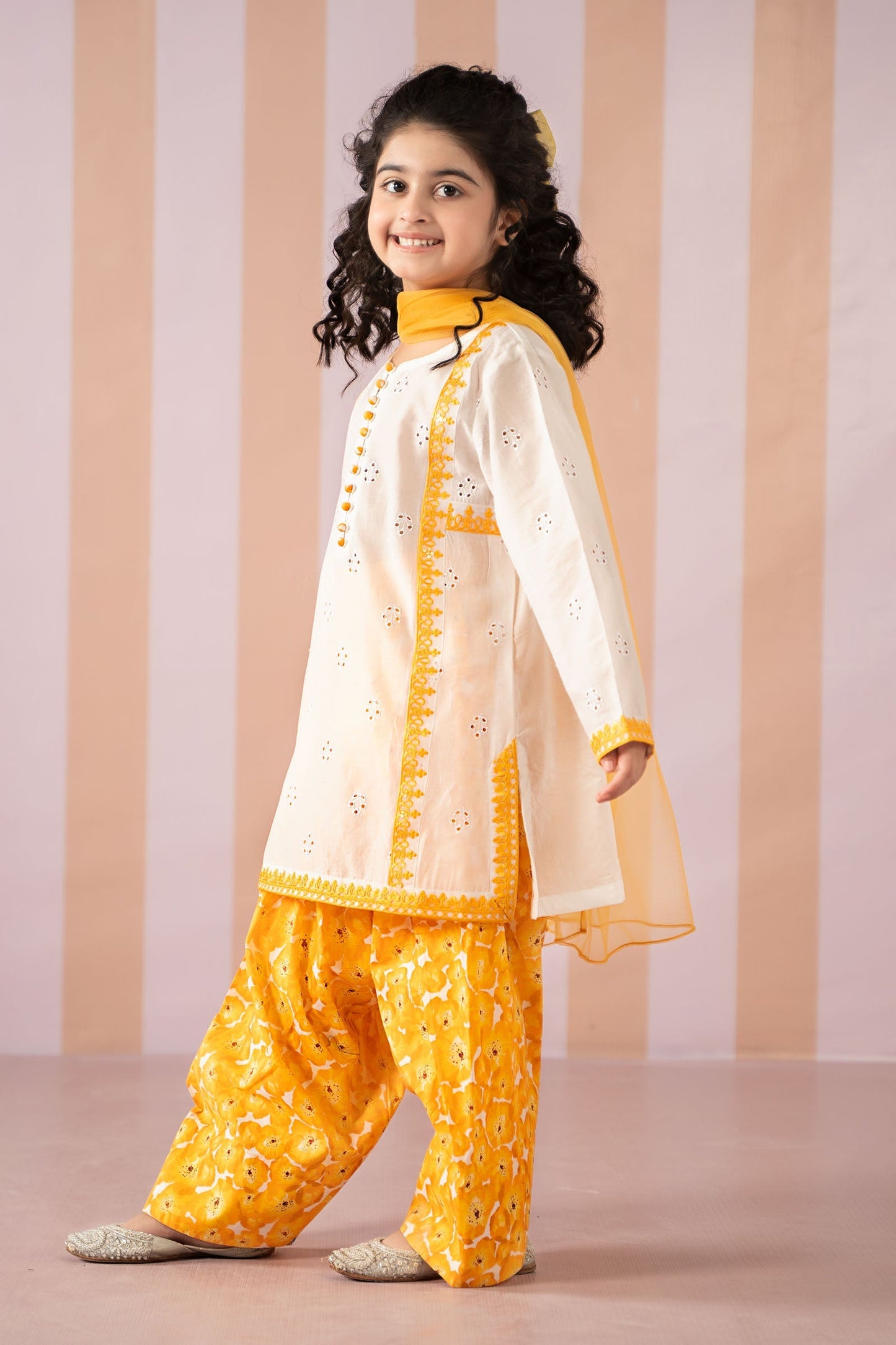 Maria B | 3 Piece Embroidered Lawn Suit | MKD-EF25-66 14-Dec White