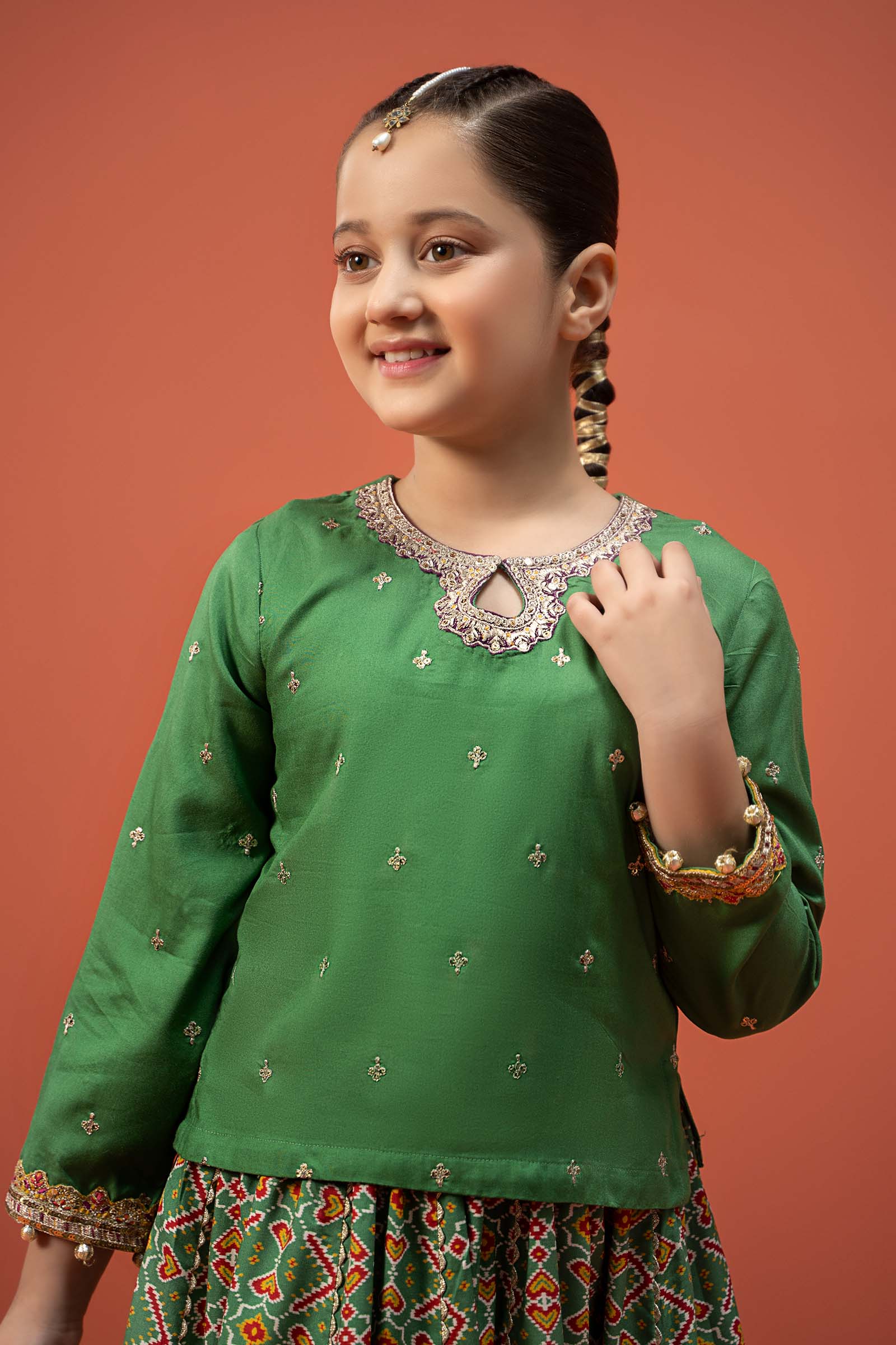 Maria B | 3 Piece Embroidered Linen Suit | MKD-W24-04 12-Oct Green