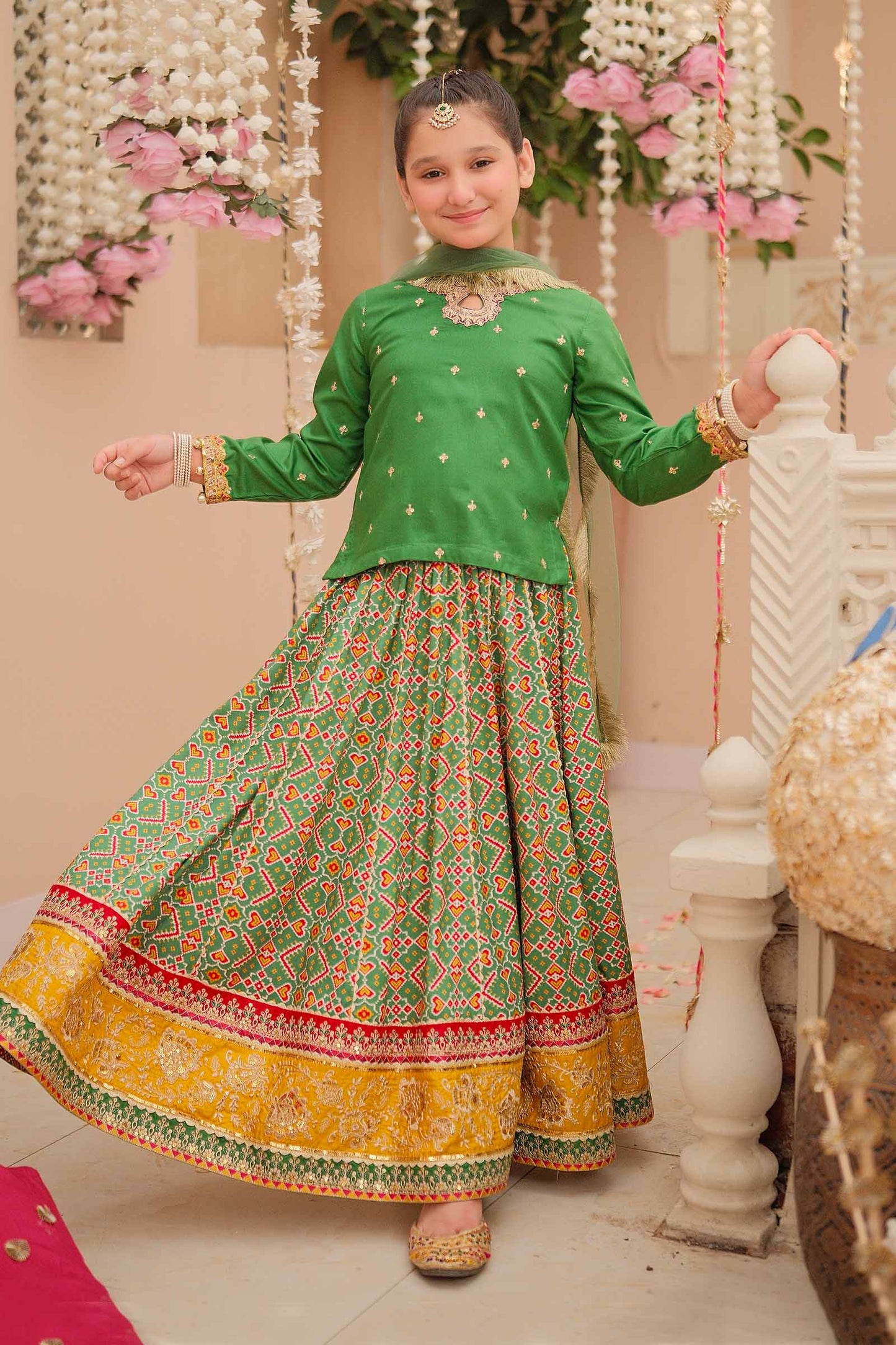 Maria B | 3 Piece Embroidered Linen Suit | MKD-W24-04 6-Apr Green