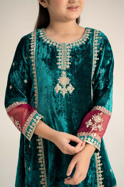 Maria B | 3 Piece Embroidered Velvet Suit | MKS-W24-16 6-Apr Green