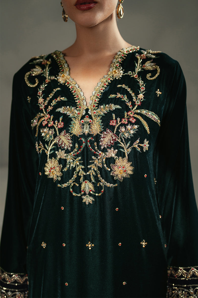 Mushq | Pret De Velours | AYREN M Bottle Green Velvet
