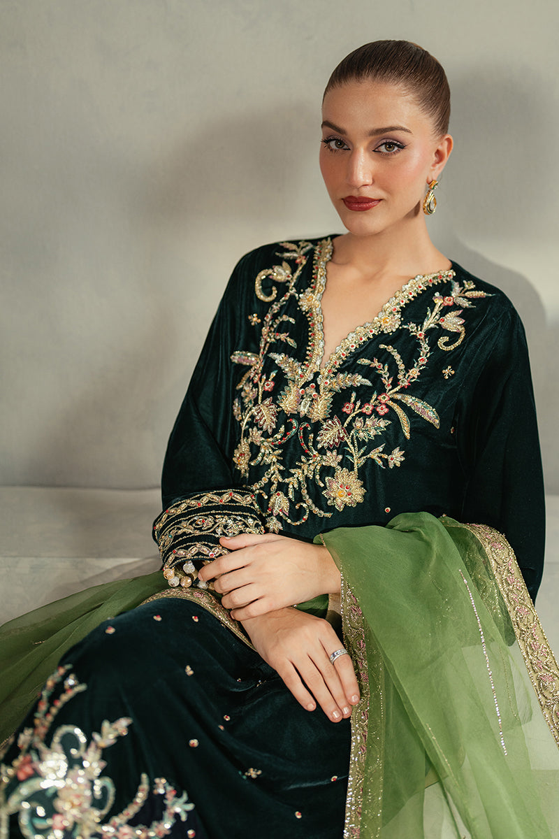 Mushq | Pret De Velours | AYREN L Bottle Green Velvet