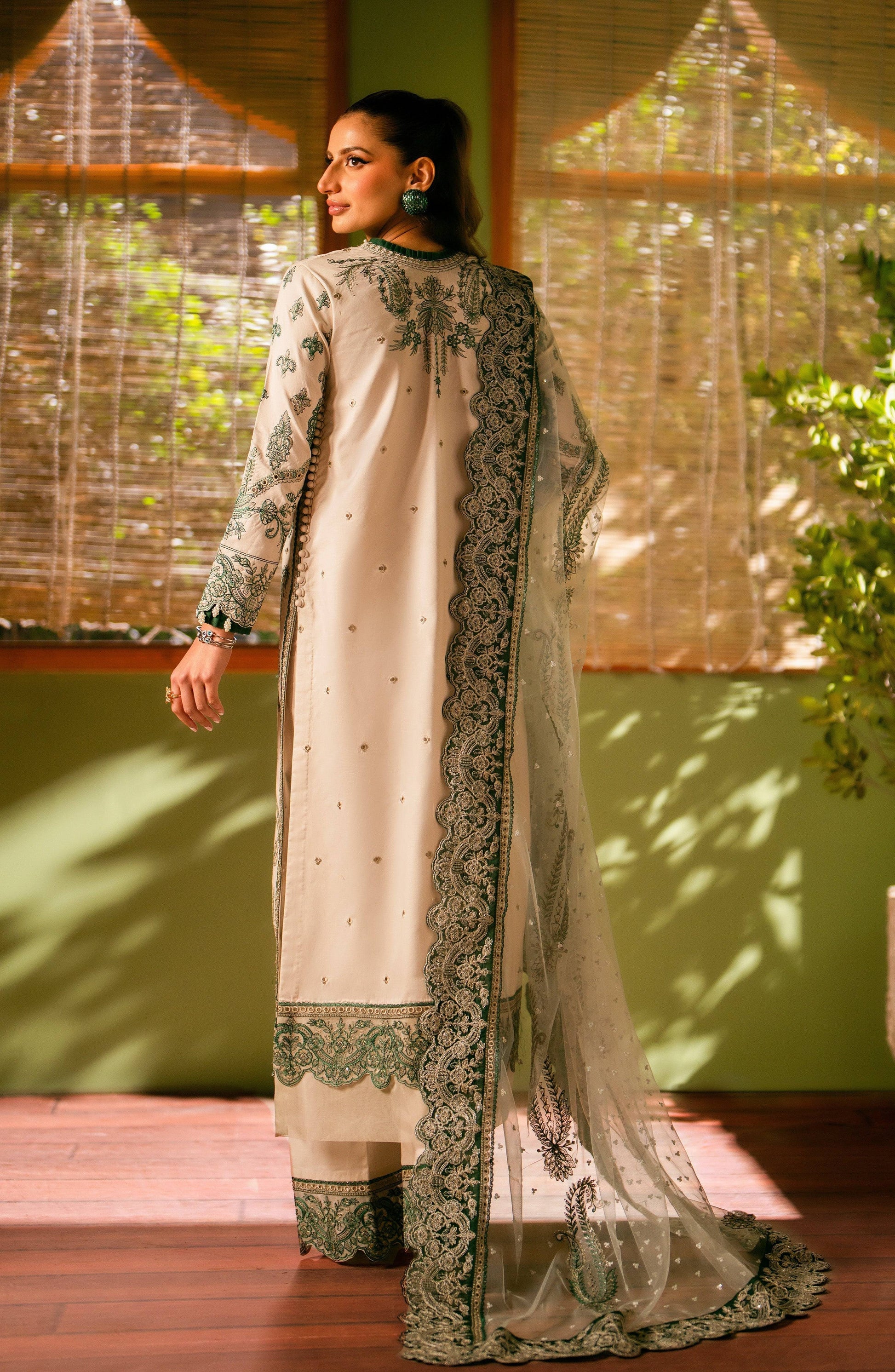 Maryum N Maria | Luxury Lawn 24 | Nubia - Pakistani Designer Dress - by Maryum N Maria | Type: Luxury - 100% Original at Saira Sultan