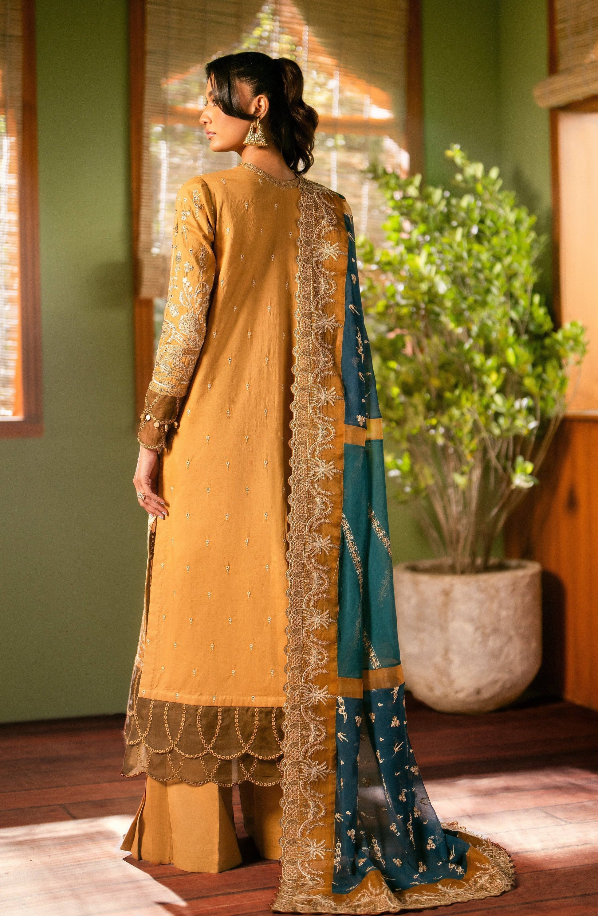 Maryum N Maria | Luxury Lawn 24 | Heba - Pakistani Designer Dress - by Maryum N Maria | Type: Luxury - 100% Original at Saira Sultan
