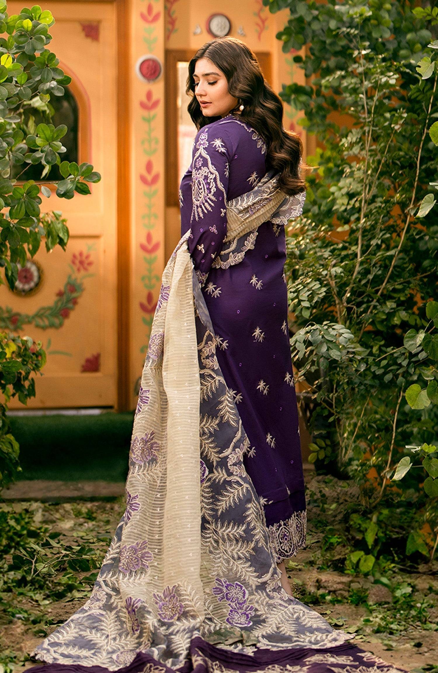 Maryum N Maria | Luxury Lawn 24 | Rahma - Pakistani Designer Dress - by Maryum N Maria | Type: Luxury - 100% Original at Saira Sultan
