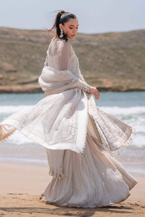 Emaan Adeel | Kamari Reveuse Wedding Formals | NOVA - Pakistani Designer Dress - by Emaan Adeel | Type: Ladies Clothes - 100% Original at Saira Sultan
