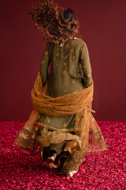 Emaan Adeel | Nooresha Formals 25 | Sunoora S Olive Green Chiffon