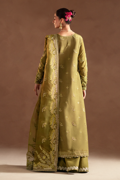 Emaan Adeel | Selene Formals | AURELIA S Mustard Korean Raw Silk