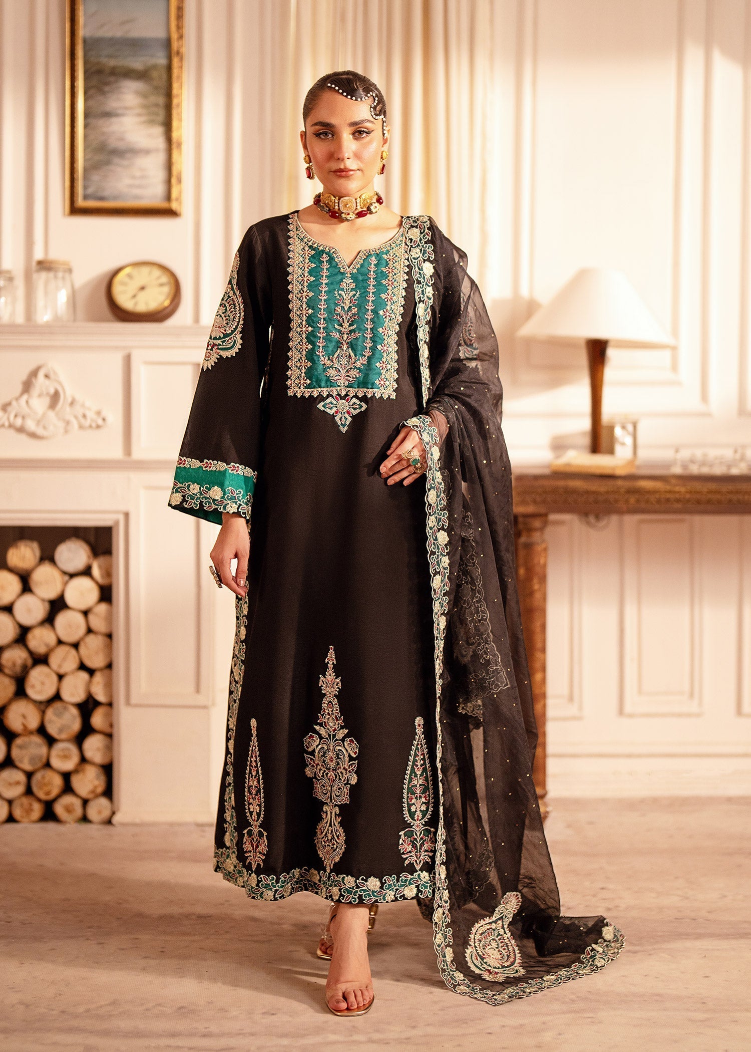 Nuriyaa | Seef Formals | Almas