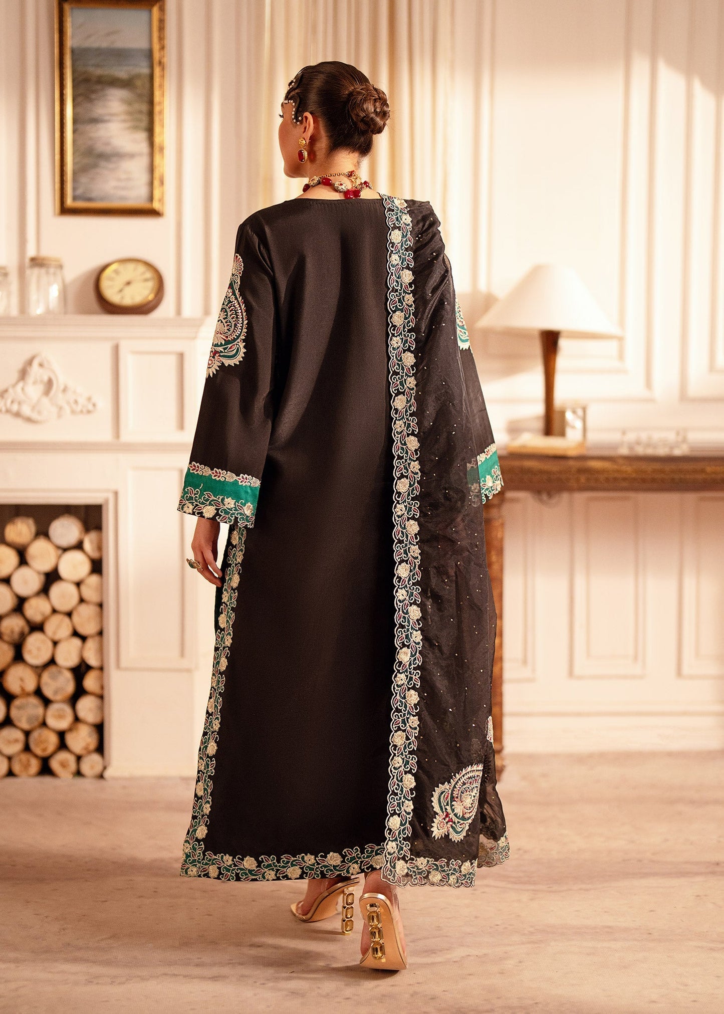 Nuriyaa | Seef Formals | Almas