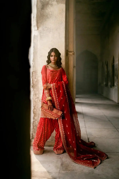 Erum Khan | Mannat Formals | Gulnaar - Pakistani Designer Dress - by Erum Khan | Type: Bridal - 100% Original at Saira Sultan