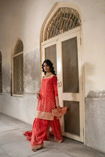 Erum Khan | Mannat Formals | Gulnaar - Pakistani Designer Dress - by Erum Khan | Type: Bridal - 100% Original at Saira Sultan