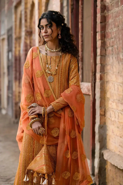 Erum Khan | Mannat Formals | Shamma - Pakistani Designer Dress - by Erum Khan | Type: Bridal - 100% Original at Saira Sultan