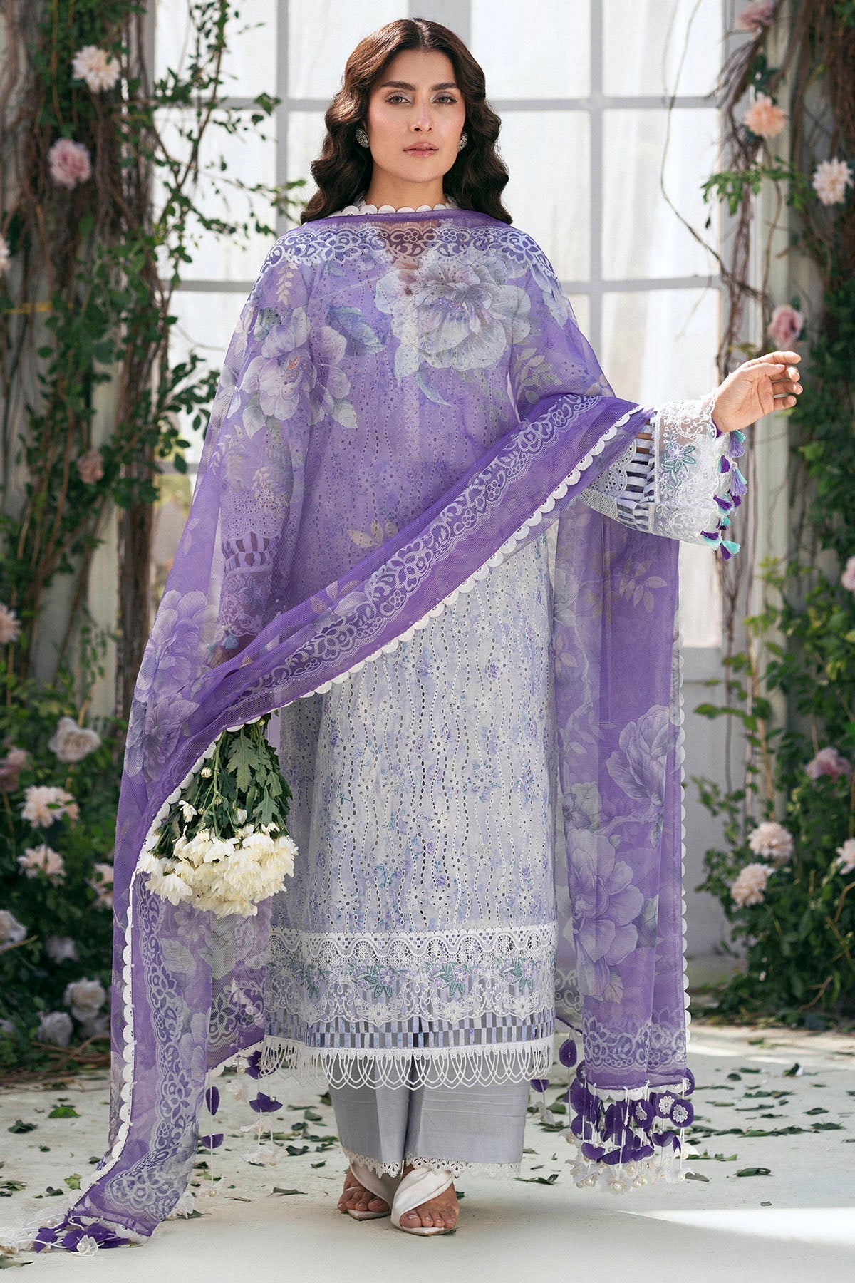 Motifz | Premium Lawn 25 | 5424-VALERIE XL Gray Lawn