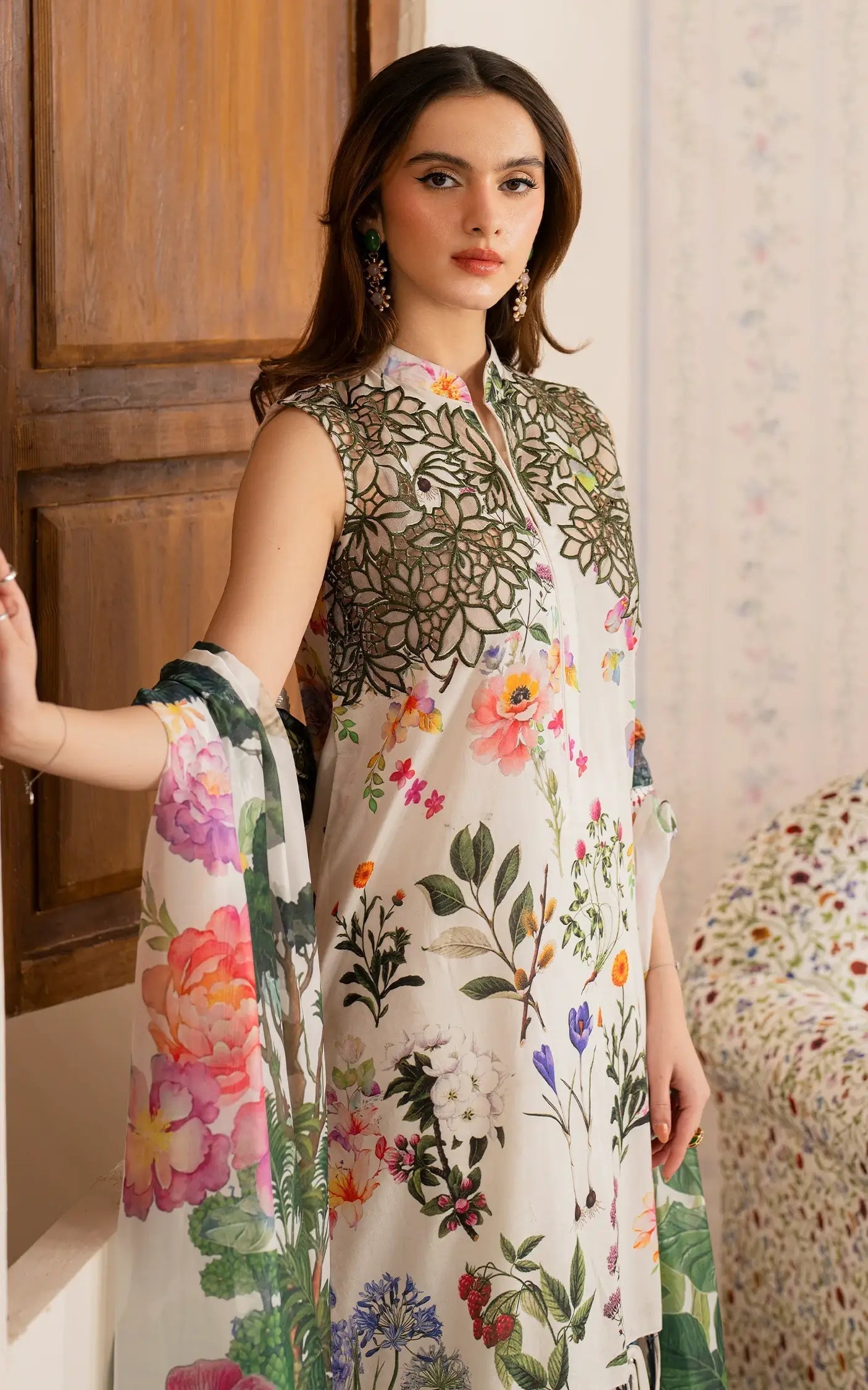 Asifa and Nabeel | Meraki Vintage 25 | Mahgul (MVL25-16) XL White Lawn