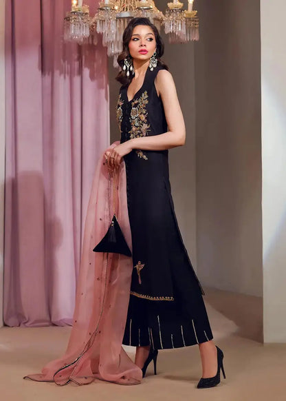Mahum Asad | Forever and Ever Formals | Verve - Pakistani Designer Dress - by Mahum Asad | Type: Formal - 100% Original at Saira Sultan