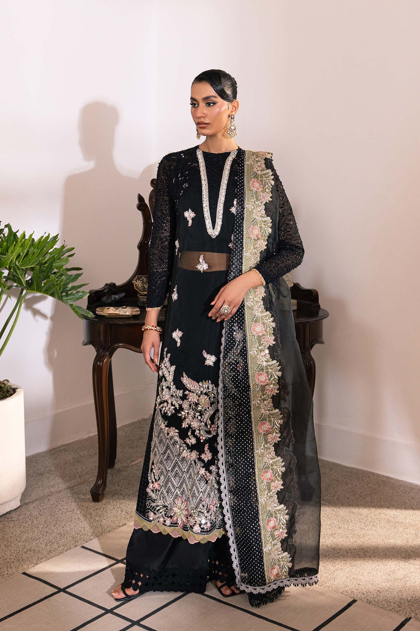 Maryam Hussain | Marwa Luxury Formals 24 | Sitara - Pakistani Designer Dress - by Maryam Hussain | Type: Ladies Clothes - 100% Original at Saira Sultan
