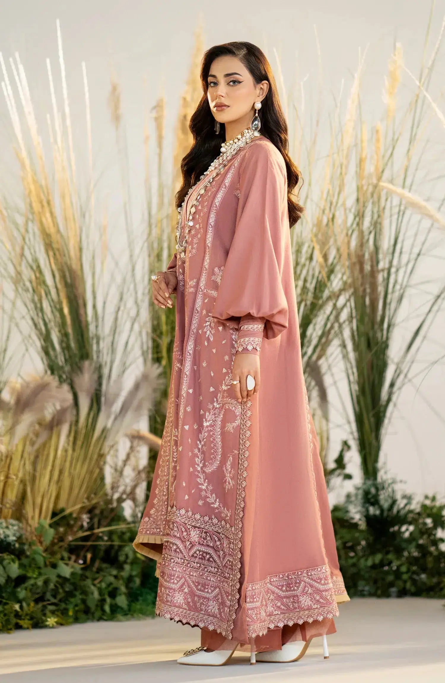 Maryum N Maria | Shehr Bano Winter 23 | DILREET MW23552 - Pakistani Designer Dress - by Maryum N Maria | Type: Luxury - 100% Original at Saira Sultan