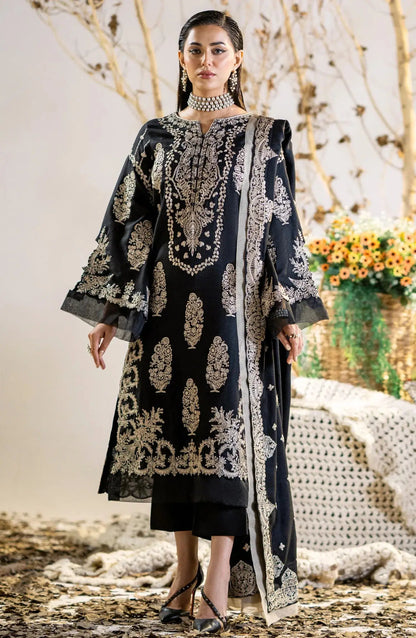 Maryum N Maria | Shehr Bano Winter 23 | KAJOL MW23561 - Pakistani Designer Dress - by Maryum N Maria | Type: Luxury - 100% Original at Saira Sultan