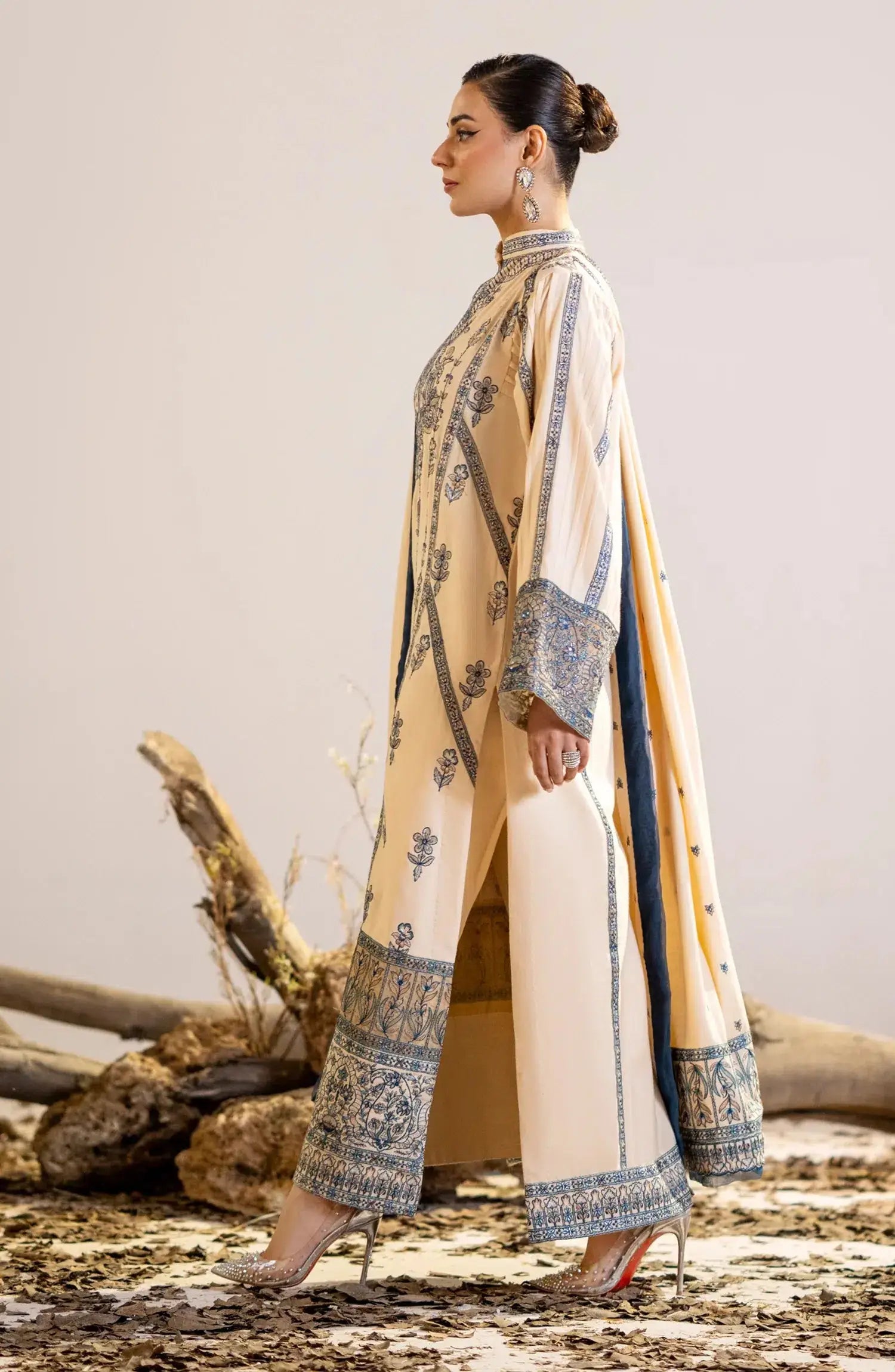 Maryum N Maria | Shehr Bano Winter 23 | DALBIR MW23559 - Pakistani Designer Dress - by Maryum N Maria | Type: Luxury - 100% Original at Saira Sultan