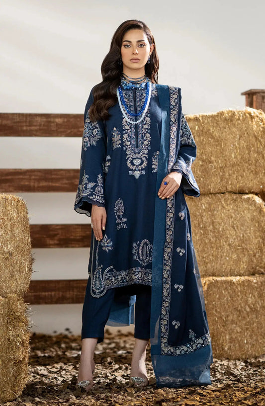 Maryum N Maria | Shehr Bano Winter 23 | BIRVA MW23551 - Pakistani Designer Dress - by Maryum N Maria | Type: Luxury - 100% Original at Saira Sultan