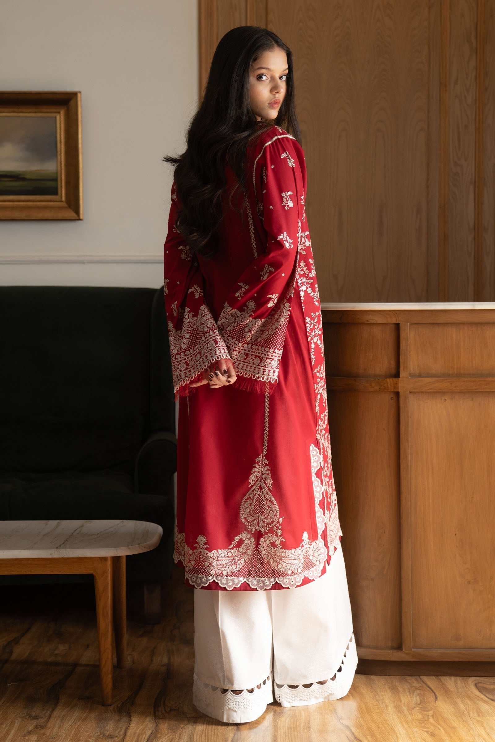 Zara Shahjahan | Satori 25 | Mei-8A S Red Lawn