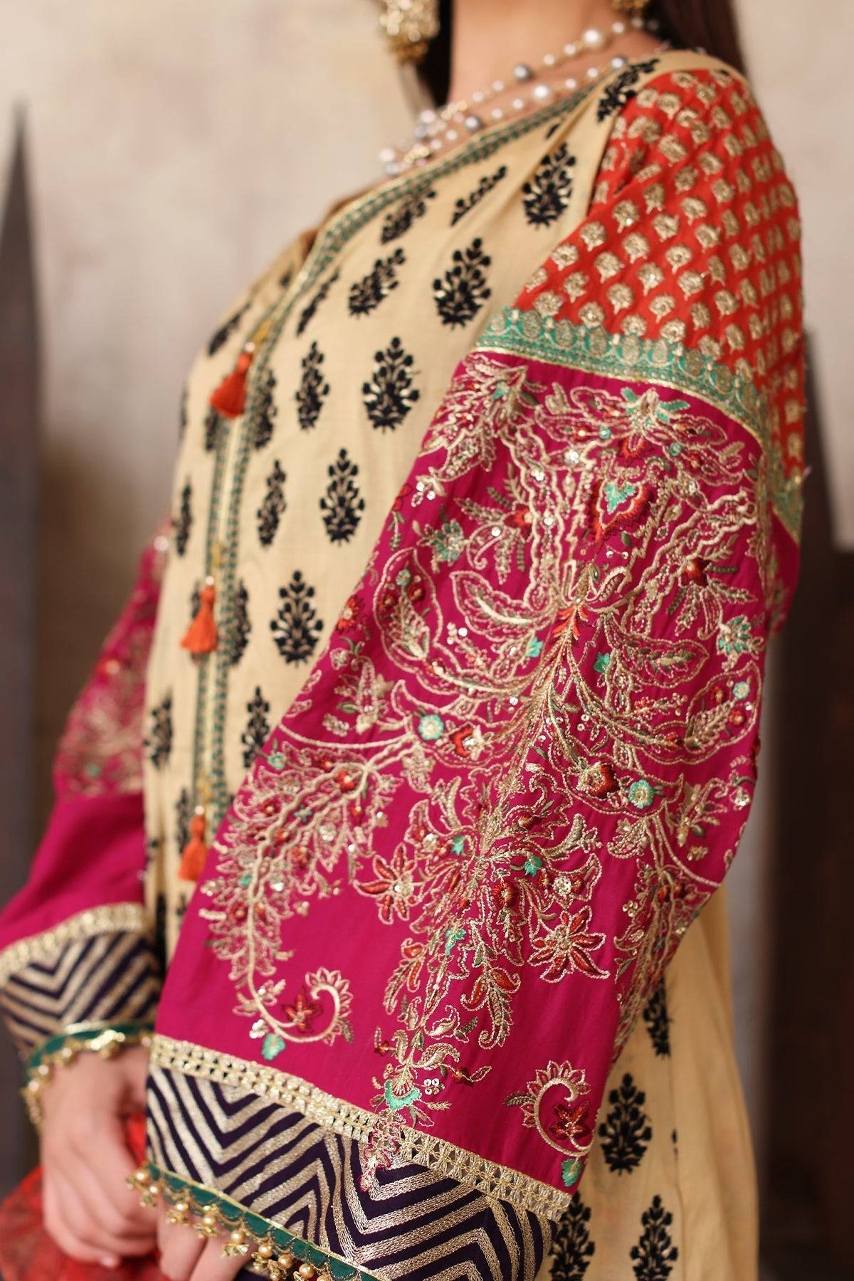 Mina Kashif | Festive Lawn | Amani - Pakistani Designer Dress - by Mina Kashif | Type: Luxury - 100% Original at Saira Sultan