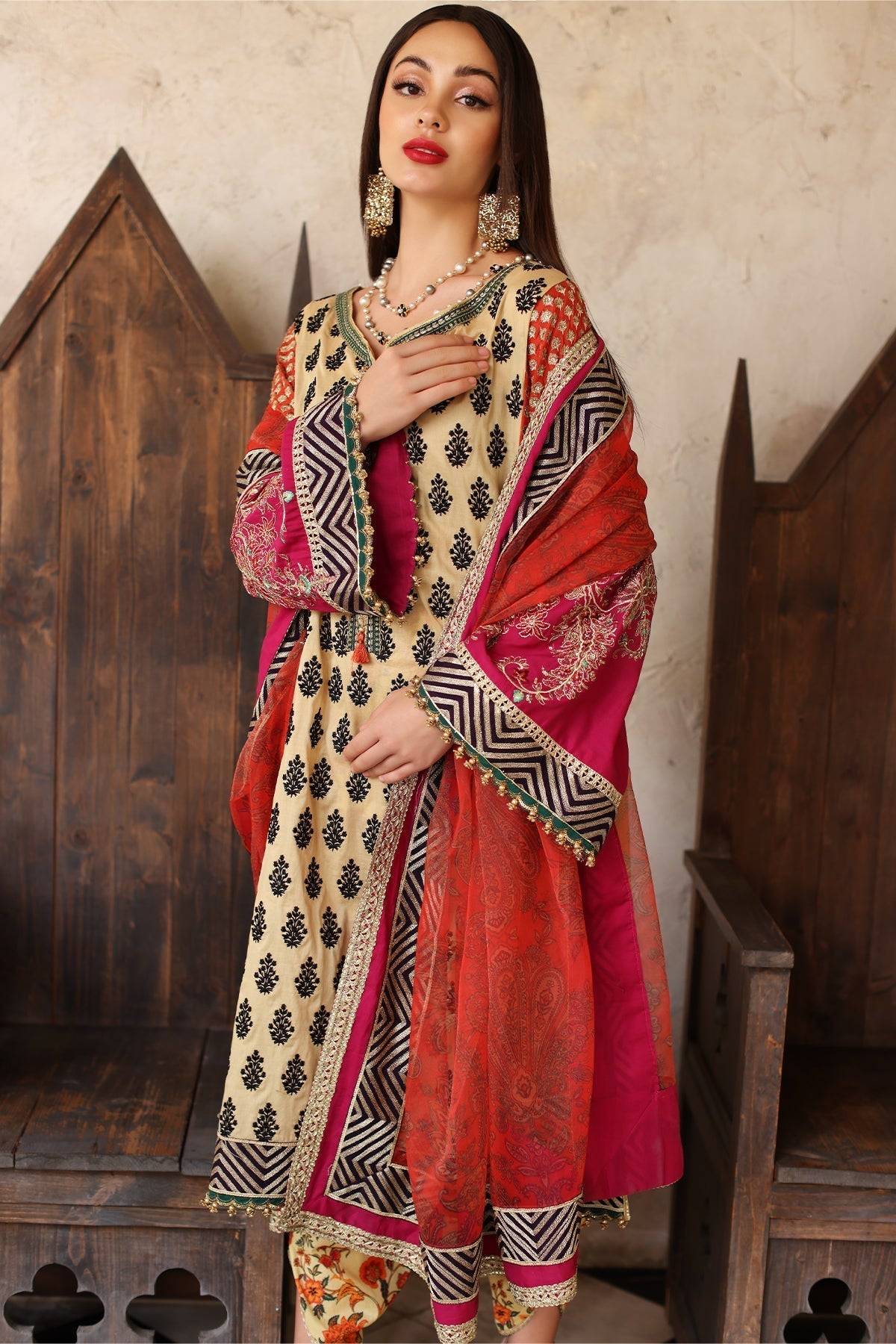 Mina Kashif | Festive Lawn | Amani - Pakistani Designer Dress - by Mina Kashif | Type: Luxury - 100% Original at Saira Sultan