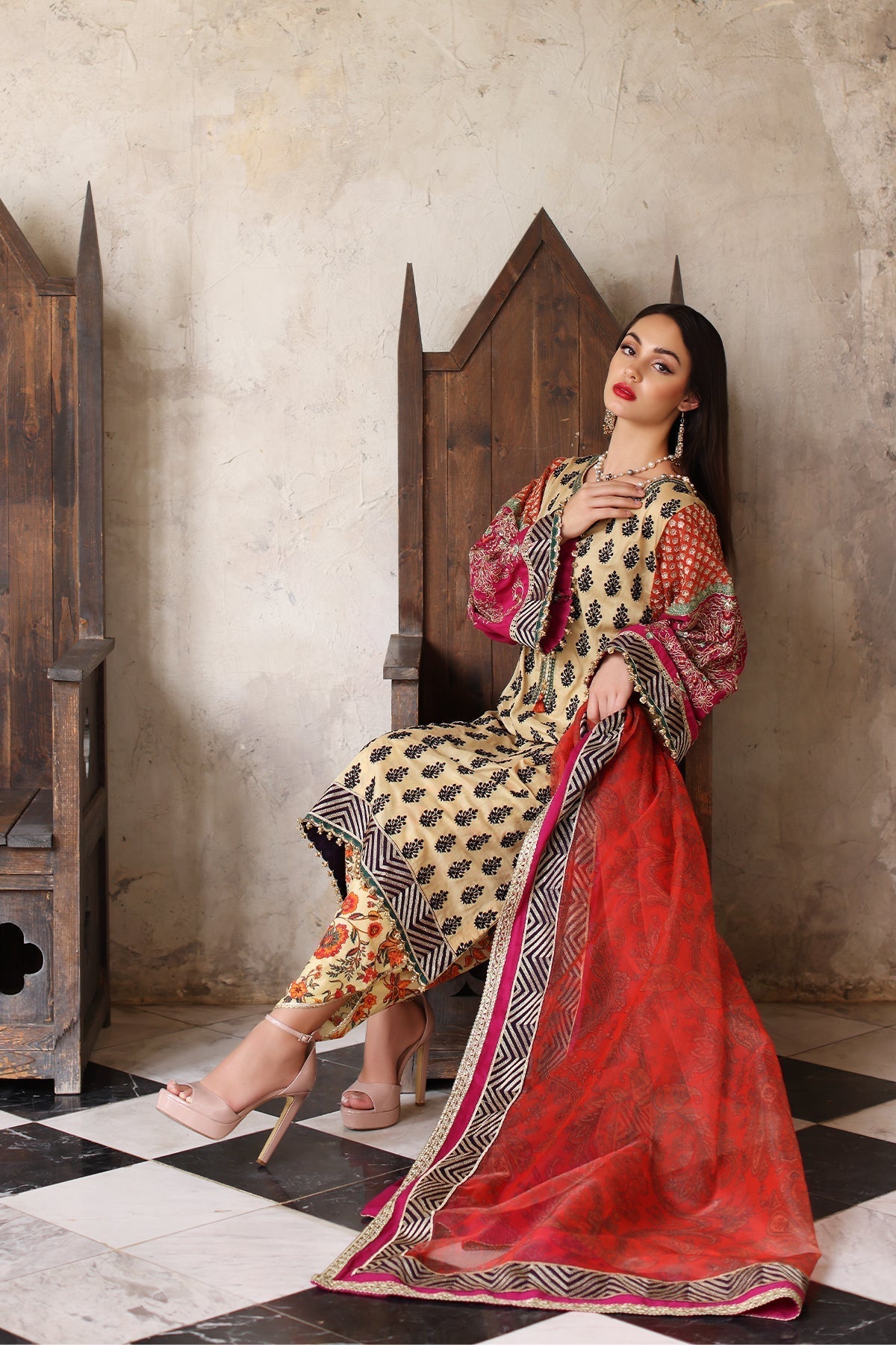 Mina Kashif | Festive Lawn | Amani - Pakistani Designer Dress - by Mina Kashif | Type: Luxury - 100% Original at Saira Sultan