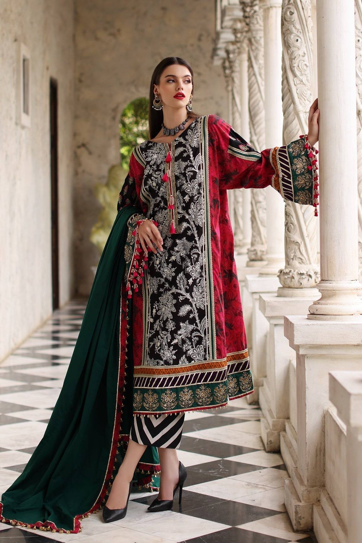 Mina Kashif | Festive Lawn | Karine - Pakistani Designer Dress - by Mina Kashif | Type: Luxury - 100% Original at Saira Sultan