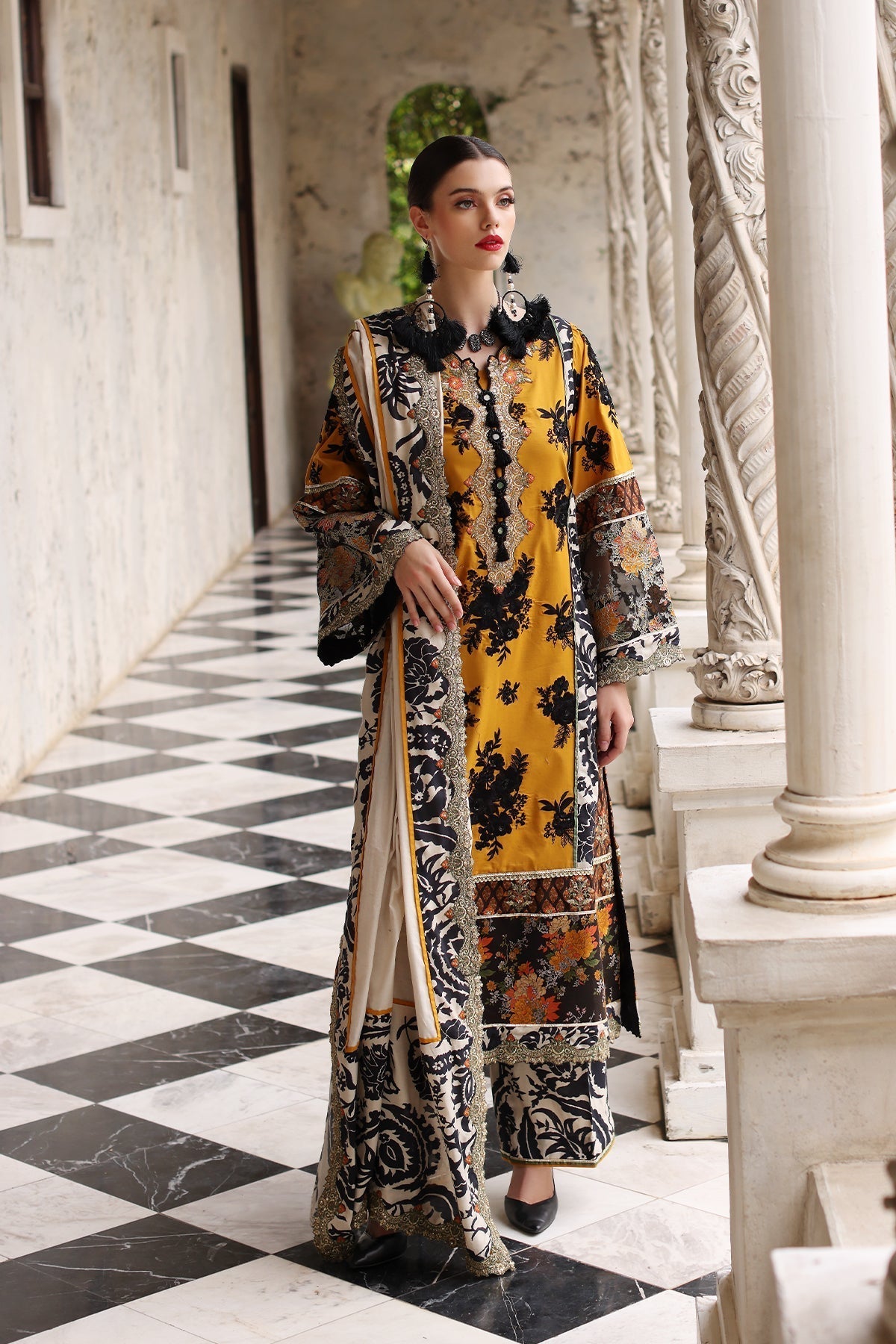 Mina Kashif | Festive Lawn | Leyla - Pakistani Designer Dress - by Mina Kashif | Type: Luxury - 100% Original at Saira Sultan