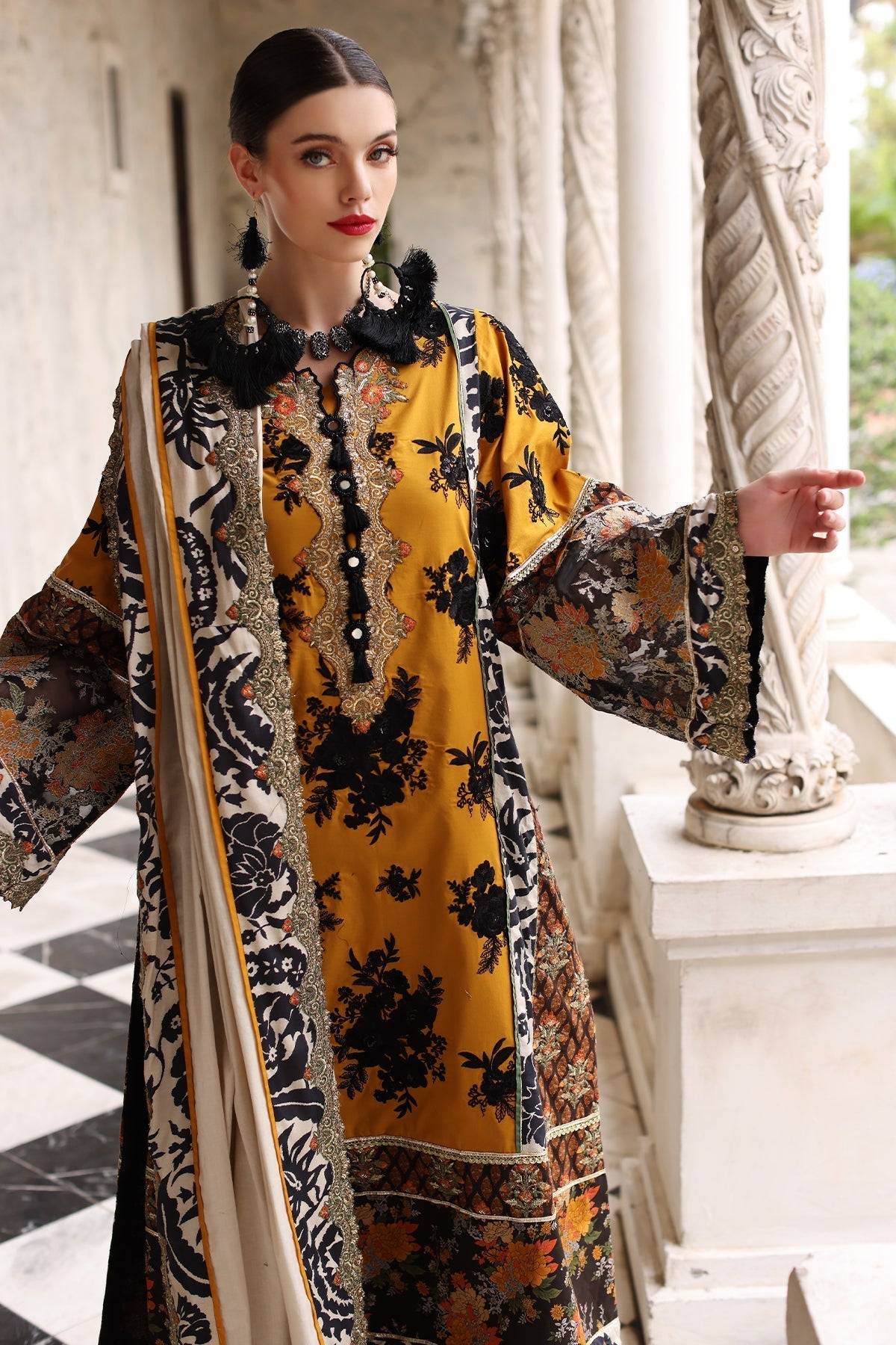 Mina Kashif | Festive Lawn | Leyla - Pakistani Designer Dress - by Mina Kashif | Type: Luxury - 100% Original at Saira Sultan