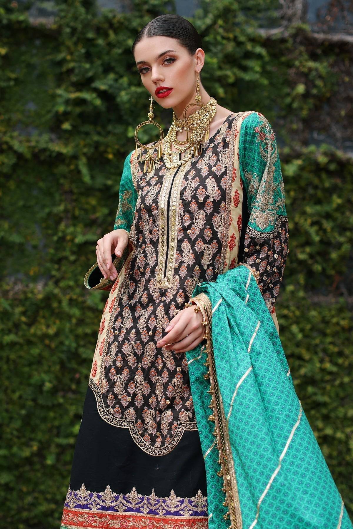 Mina Kashif | Festive Lawn | Zenel - Pakistani Designer Dress - by Mina Kashif | Type: Luxury - 100% Original at Saira Sultan