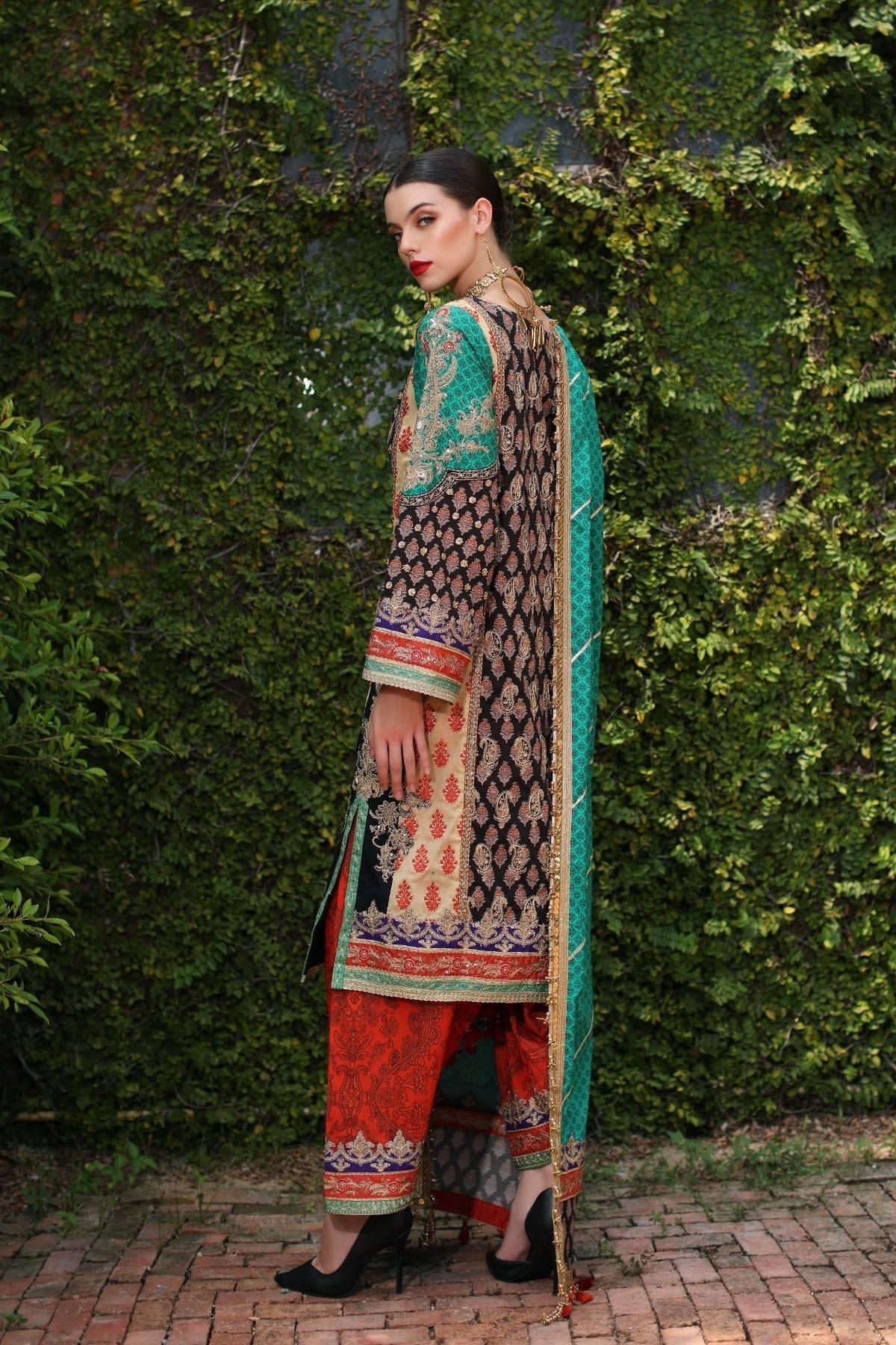 Mina Kashif | Festive Lawn | Zenel - Pakistani Designer Dress - by Mina Kashif | Type: Luxury - 100% Original at Saira Sultan