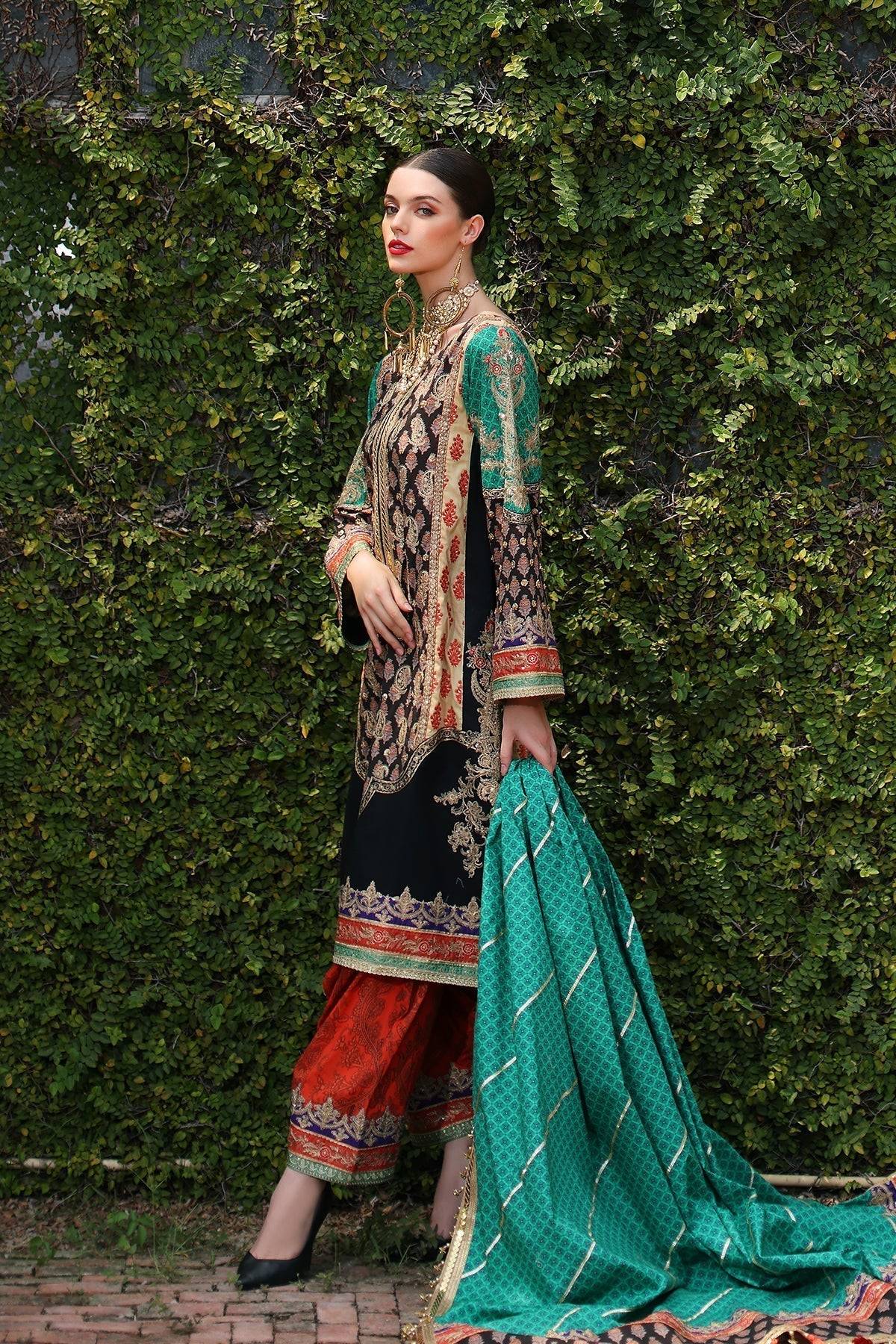 Mina Kashif | Festive Lawn | Zenel - Pakistani Designer Dress - by Mina Kashif | Type: Luxury - 100% Original at Saira Sultan
