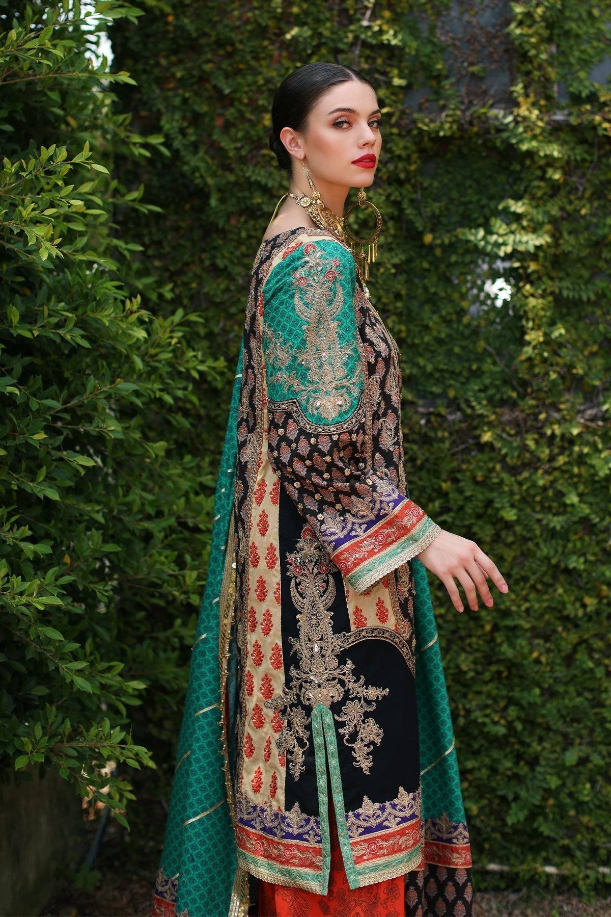 Mina Kashif | Festive Lawn | Zenel - Pakistani Designer Dress - by Mina Kashif | Type: Luxury - 100% Original at Saira Sultan