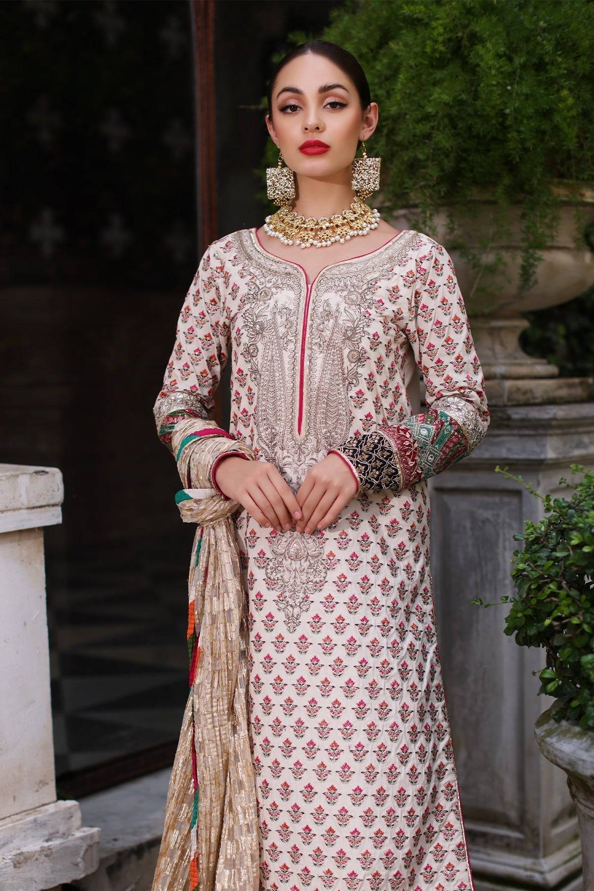 Mina Kashif | Festive Lawn | Parsa - Pakistani Designer Dress - by Mina Kashif | Type: Luxury - 100% Original at Saira Sultan