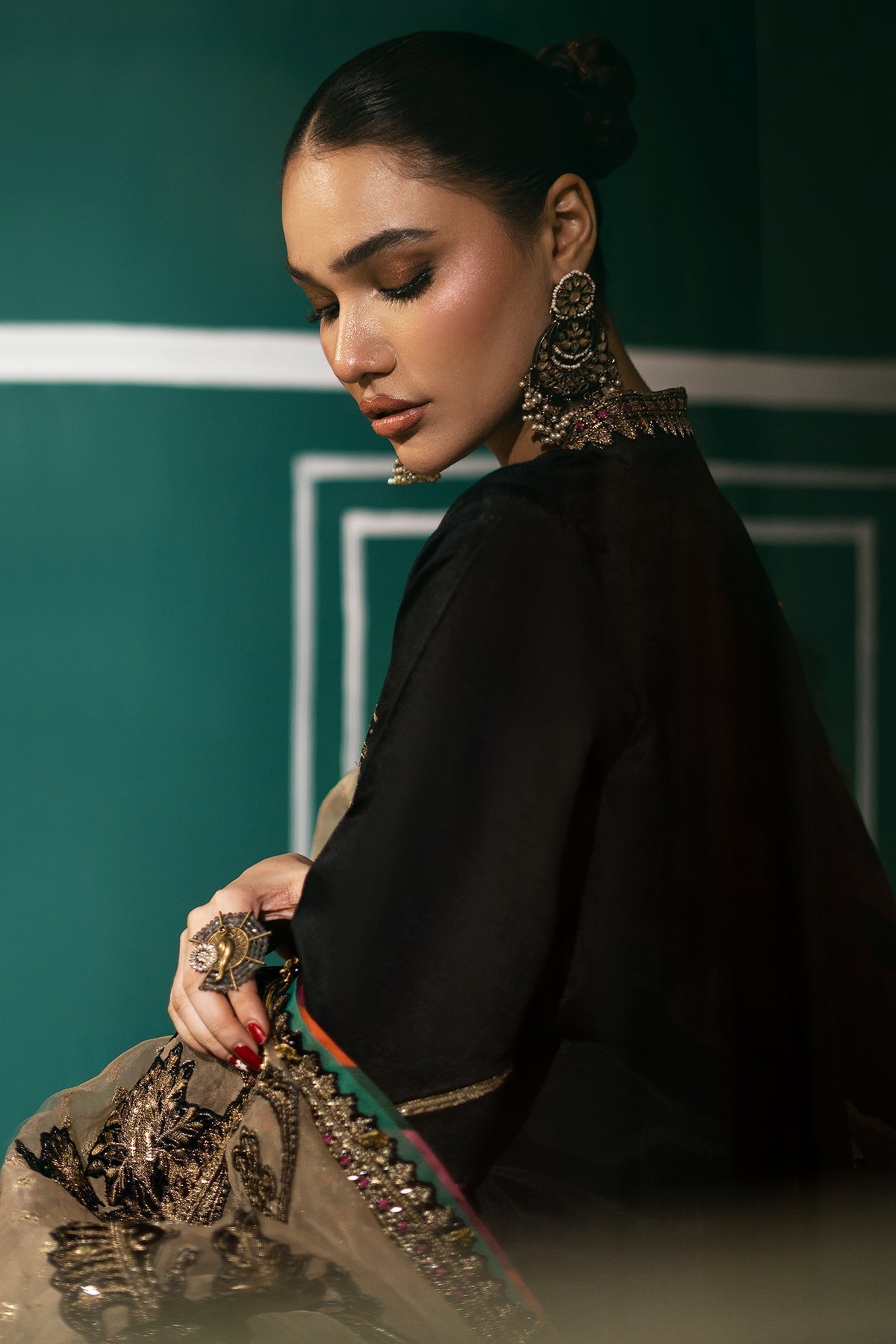 Mina Kashif | Meeral Formals 24 | Nawera S Black Velvet