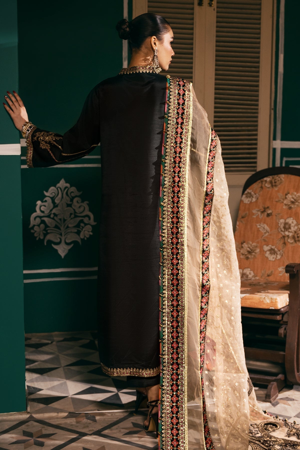 Mina Kashif | Meeral Formals 24 | Nawera XS Black Velvet
