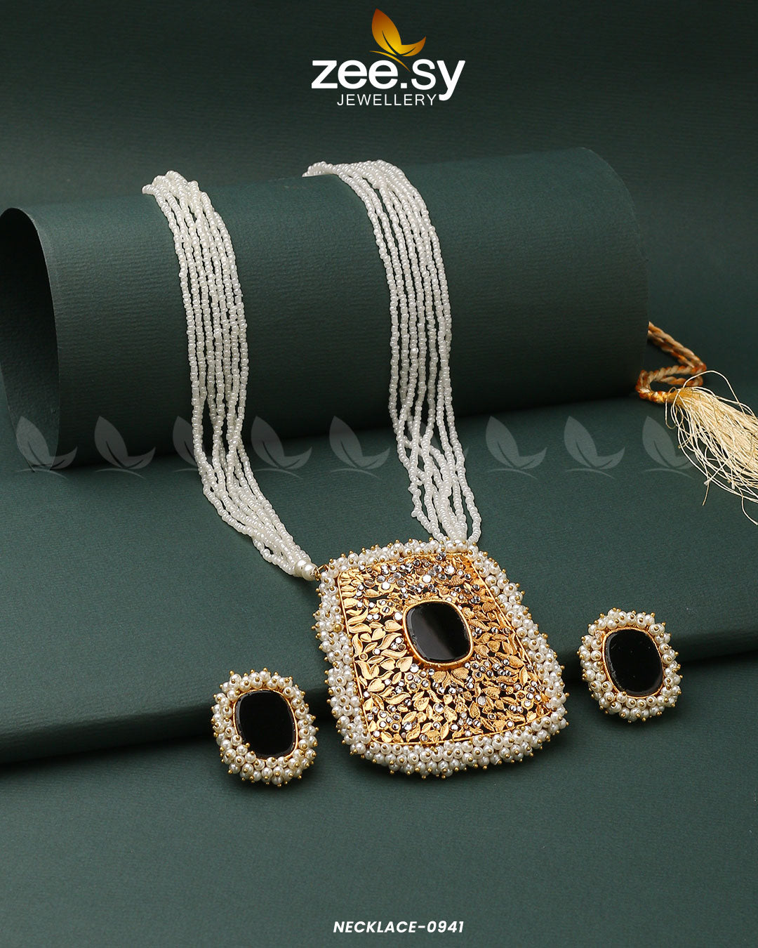 Gajra Pearl Mala Black