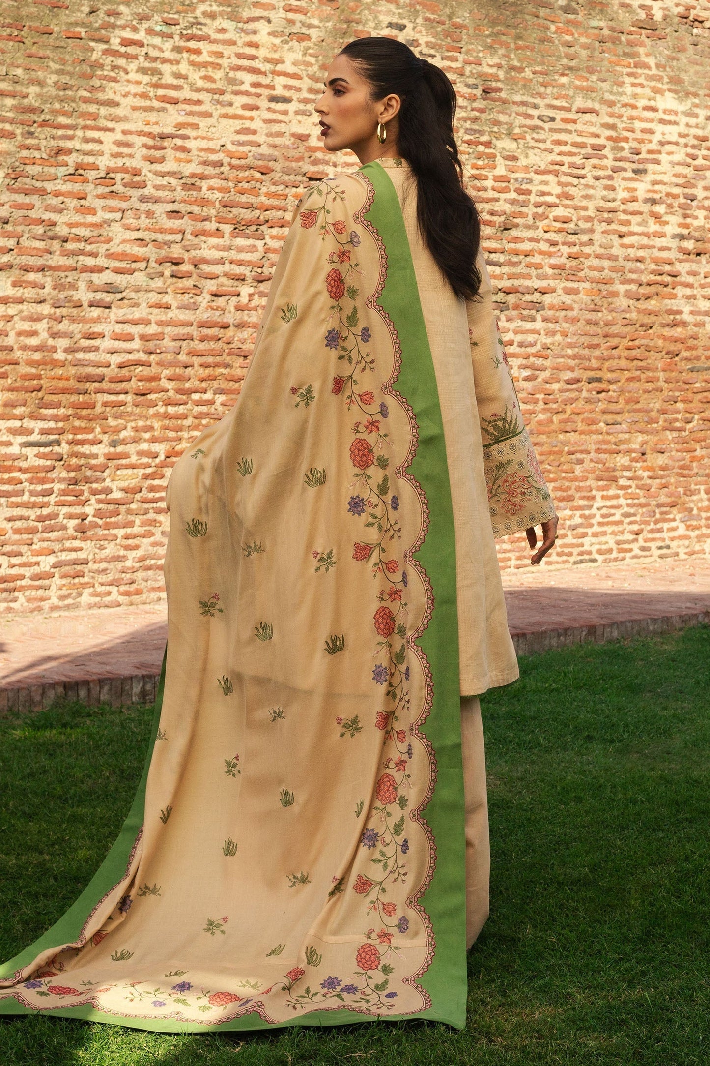 Zara Shahjahan | Winter 24 |  NEGAH-D3 - Pakistani Designer Dress - by Zara Shahjahan | Type: Ladies Clothes - 100% Original at Saira Sultan