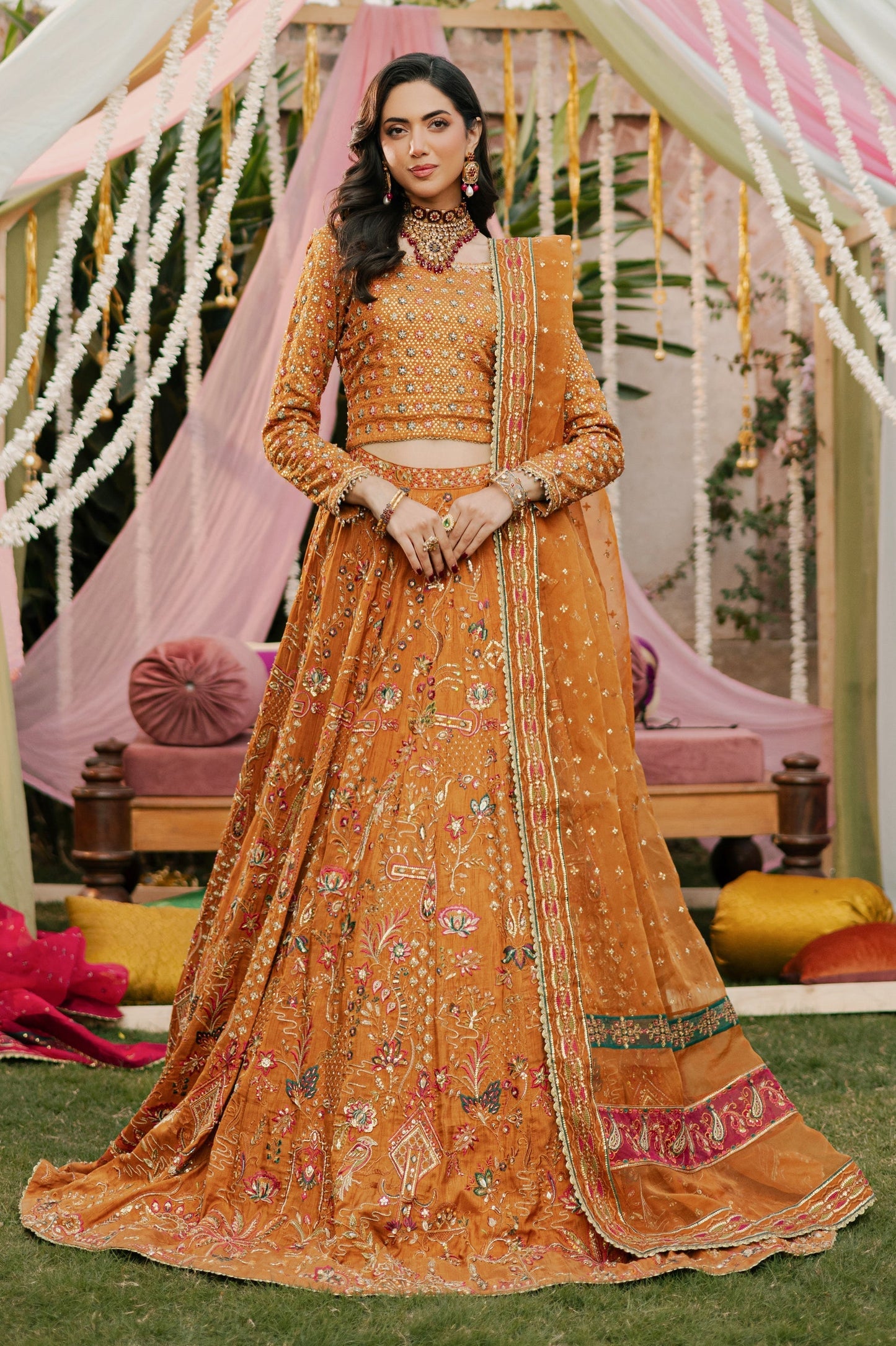 Naqshi | Ghar Ki Shadi | Romanvi L Bronze Indian Raw Silk