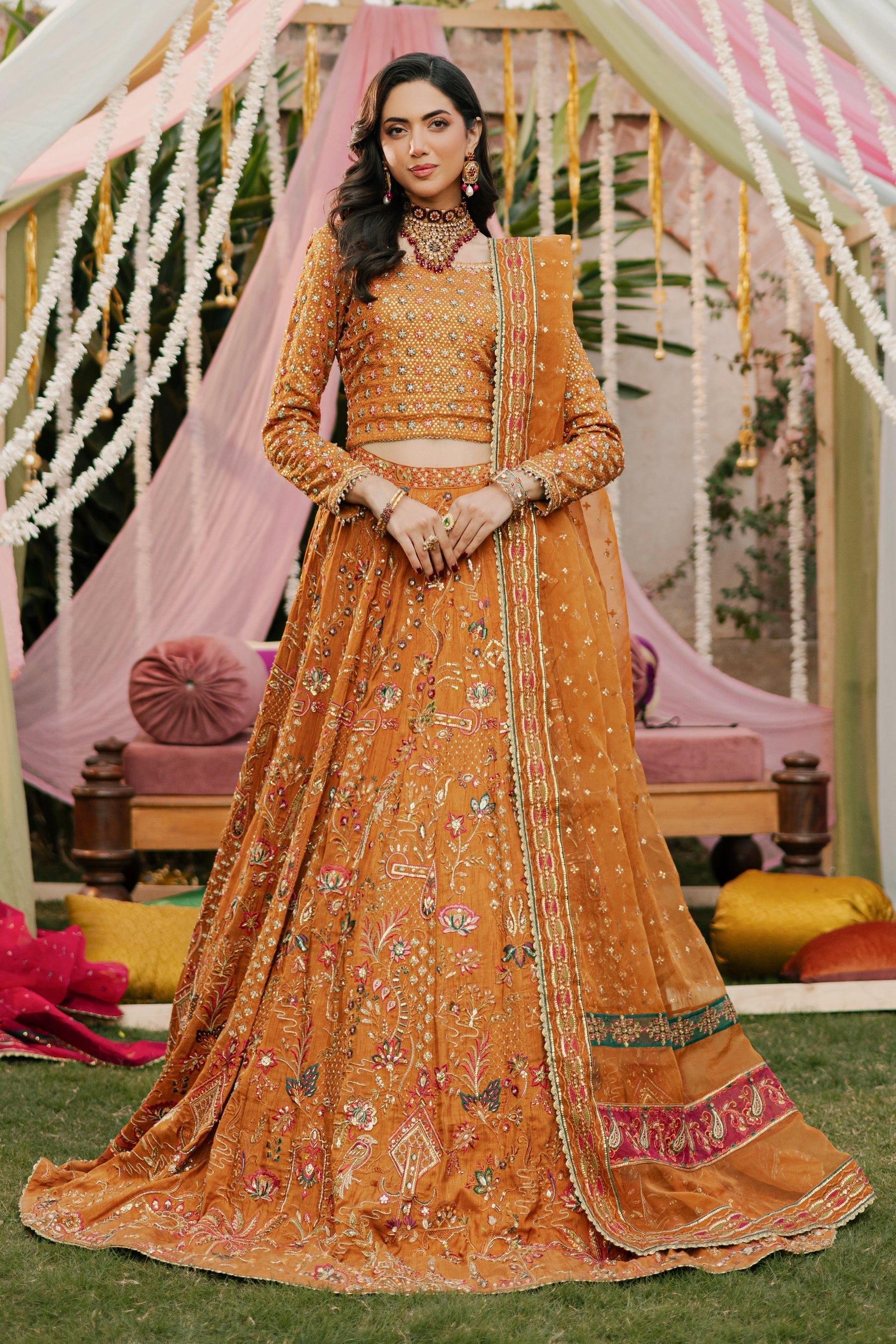 Naqshi | Ghar Ki Shadi | Romanvi L Bronze Indian Raw Silk