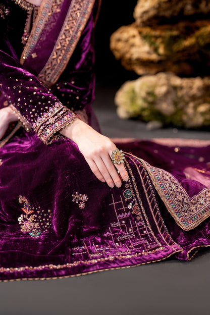 Naqshi | Makhmal 24 |  Rubayi - Pakistani Designer Dress - by Naqshi | Type: Ladies Clothes - 100% Original at Saira Sultan