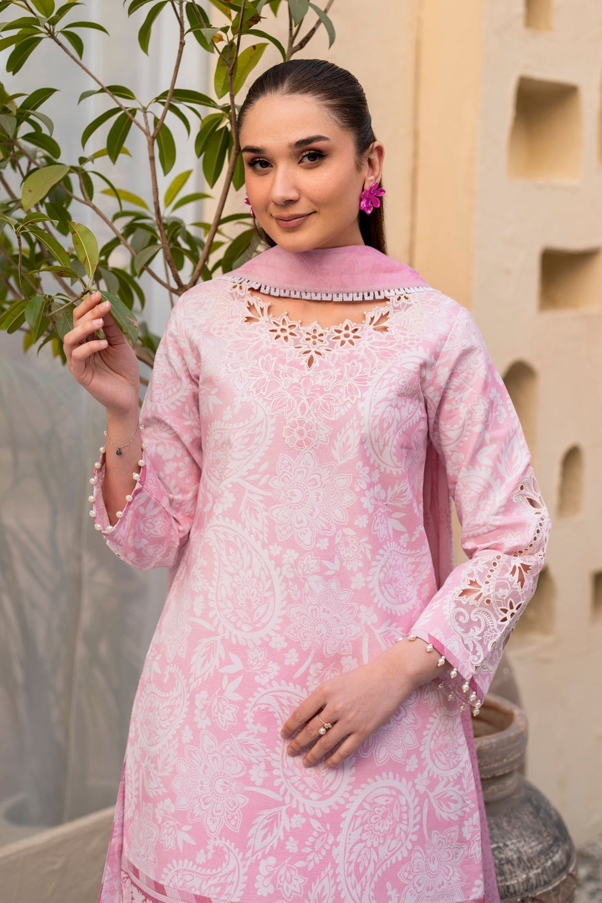 Alizeh | Levana Lawn | Perla XL Light Pink Lawn
